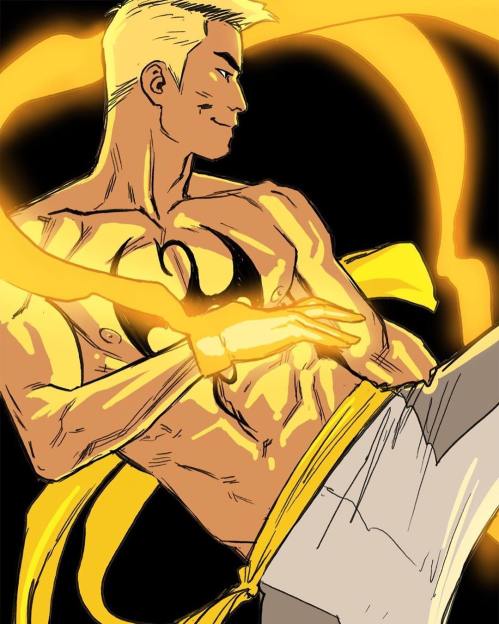 Открытки с Железным Кулаком Денни Рэндом из комиксов Марвел.