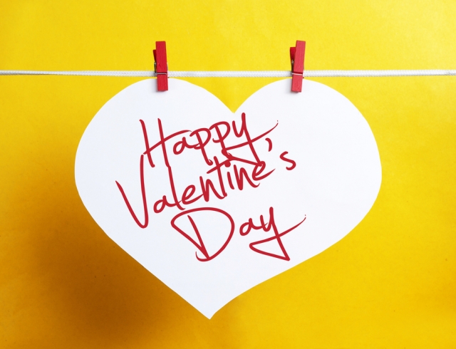 Поздравительные открытки на день святого Валентина с сердечками для любимых