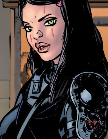 Открытки с Габриэлль Кинни.